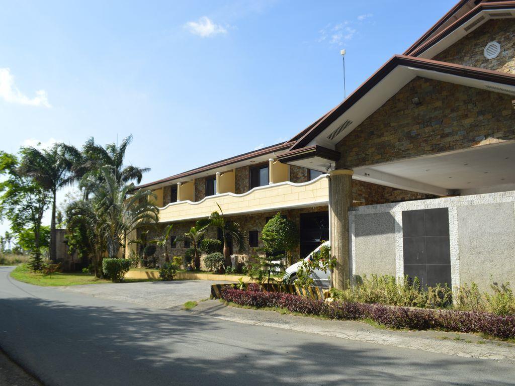 Phil Oasis Hotel & Resort Silang Eksteriør billede