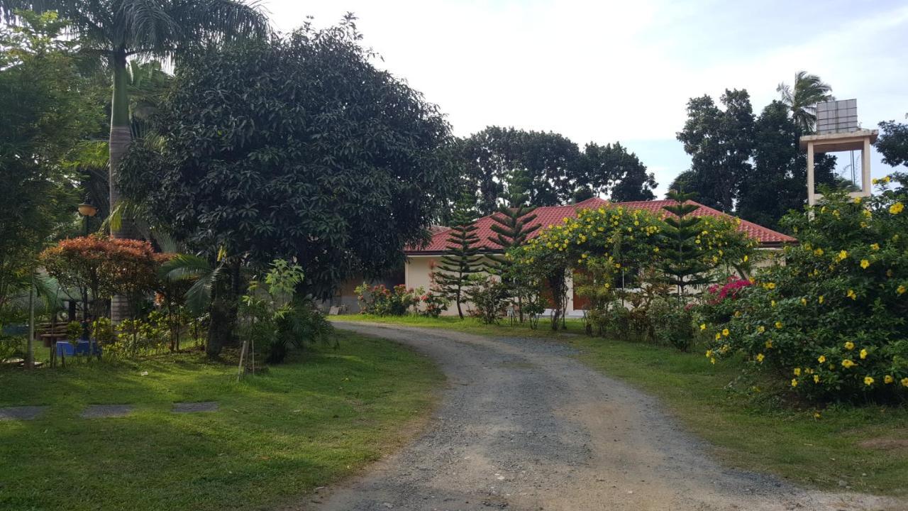 Phil Oasis Hotel & Resort Silang Eksteriør billede