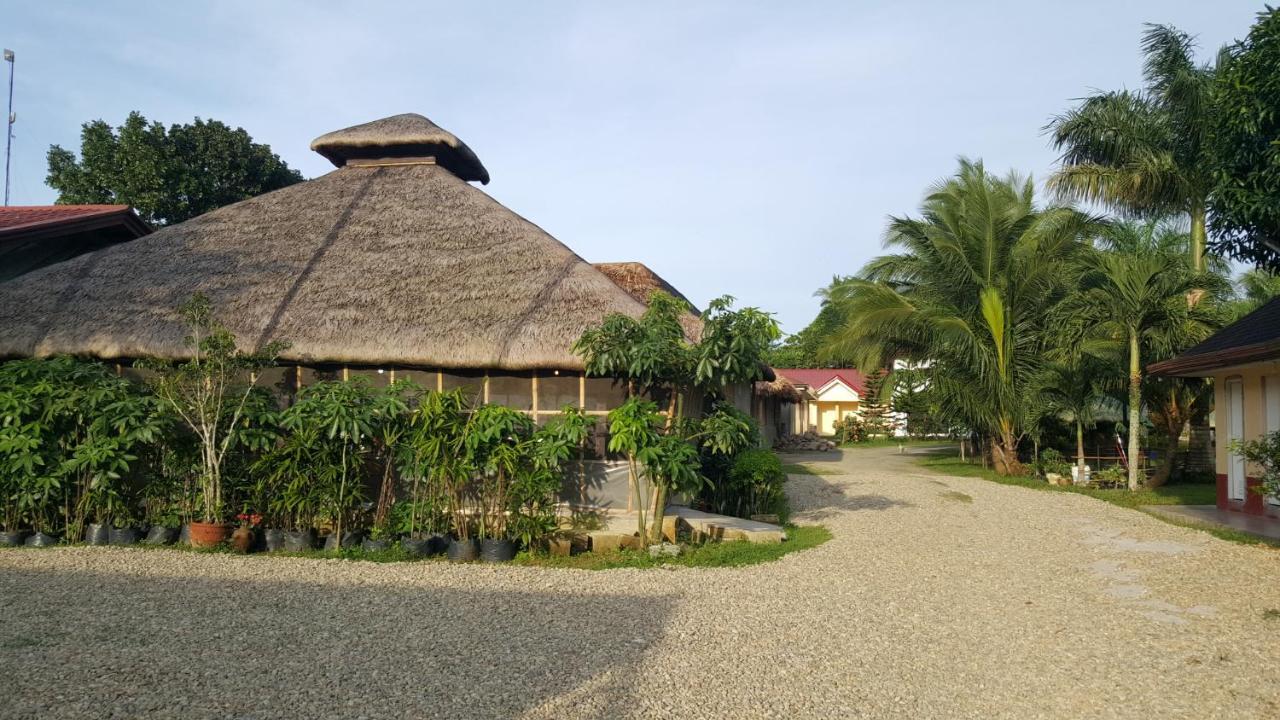 Phil Oasis Hotel & Resort Silang Eksteriør billede