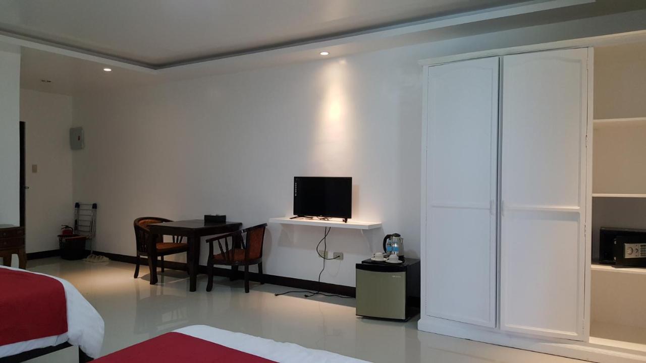Phil Oasis Hotel & Resort Silang Eksteriør billede