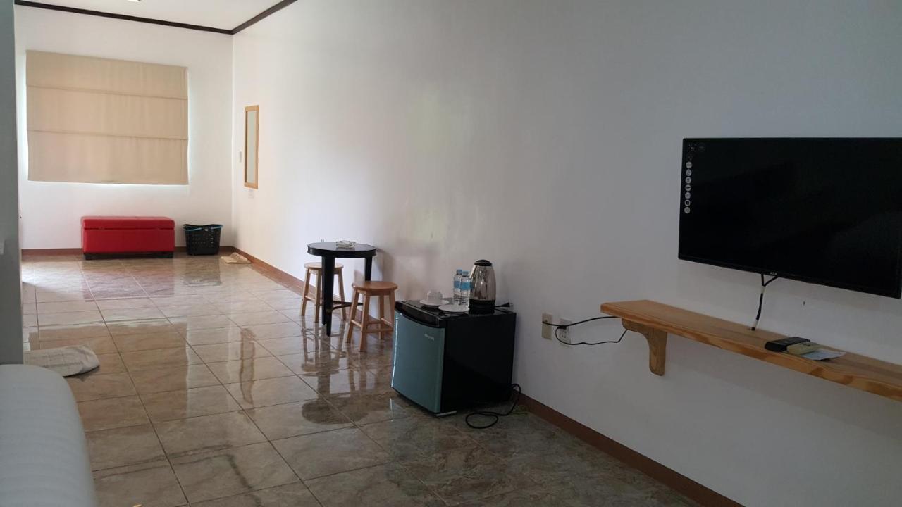 Phil Oasis Hotel & Resort Silang Eksteriør billede