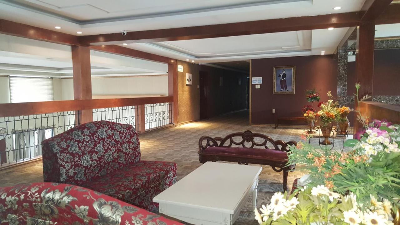 Phil Oasis Hotel & Resort Silang Eksteriør billede