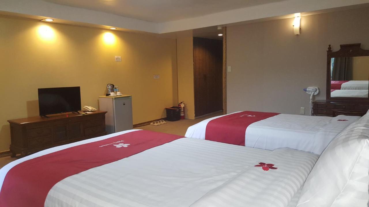Phil Oasis Hotel & Resort Silang Eksteriør billede